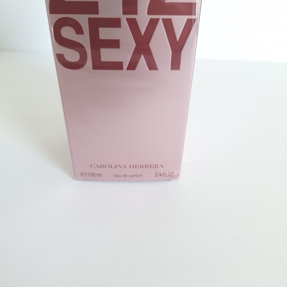 212 Sexy 3.4oz Edp Sp For Women - Picture 3 of 5